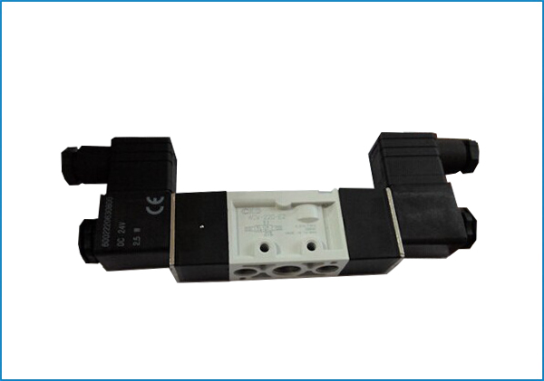4CV-220-E1-08-AC220V